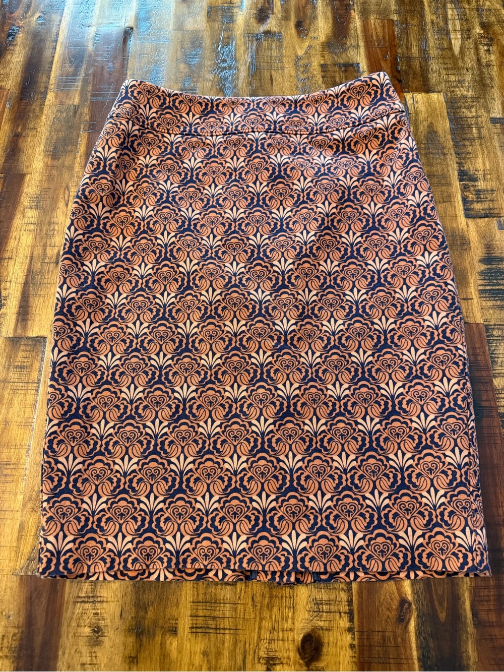 🌵Ann Taylor LOFT Pencil Skirt Floral Pattern Slit. Zip-up. Size 0 Casual Career